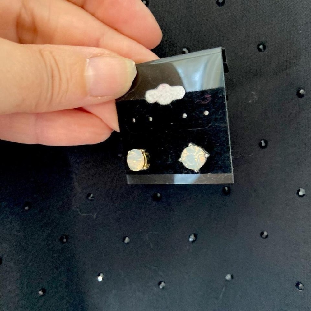 Gold and White Stud Earrings nwt